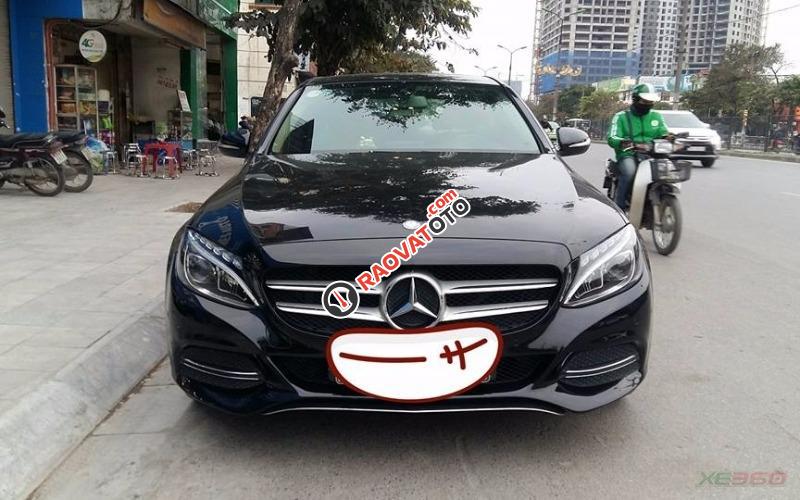 Bán xe Mercedes C200 đời 2015, màu đen, mới đi được 4 vạn, chỉ trả 350 triệu rinh xe về ngay và luôn-0