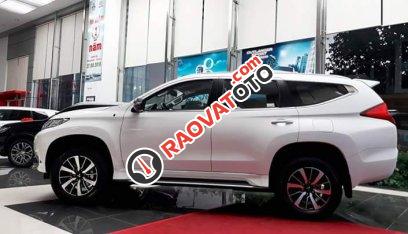 Bán xe Mitsubishi Pajero Sport 2017, màu trắng, tại Quảng Nam, giá tốt, LH Quang 0905596067, hỗ trợ vay tốt-1