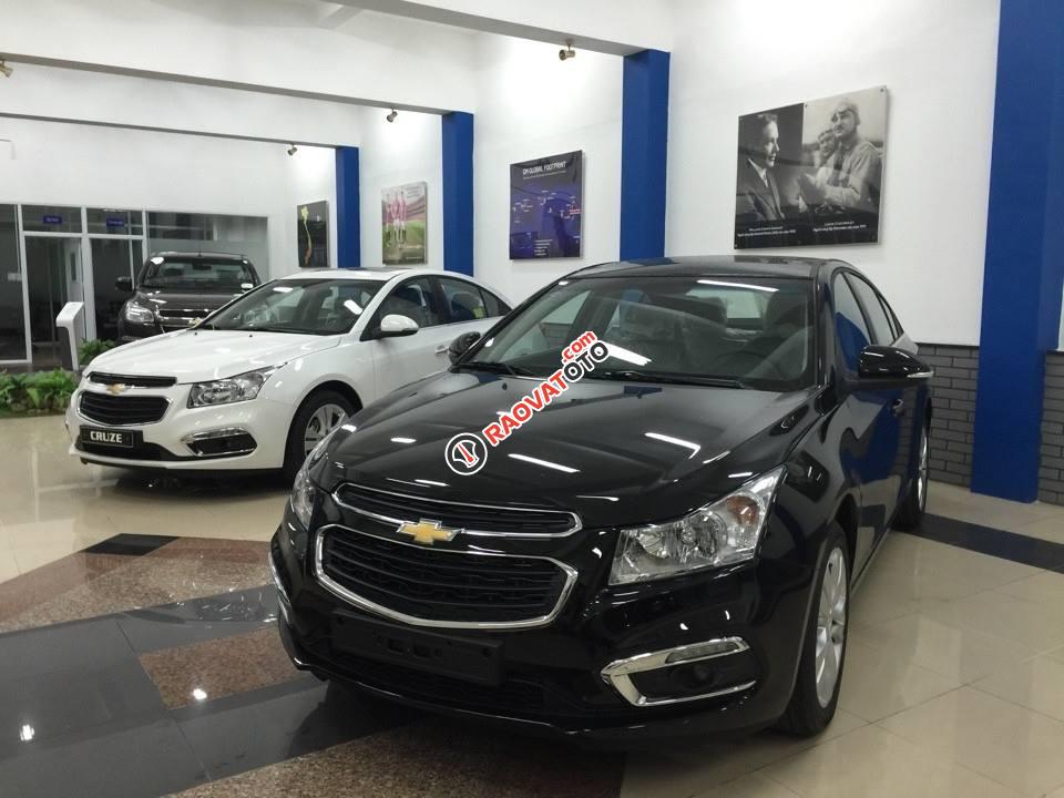 Bán Chevrolet Cruze LT 5 chỗ, ưu đãi 30 triệu tháng 05, giao xe tận nhà, hỗ trợ ngân hàng miễn phí-0