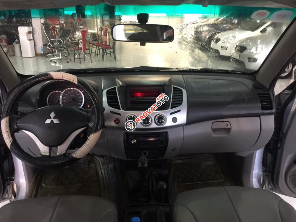 Bán Mitsubishi Triton 2.5MT đời 2007, màu bạc, nhập khẩu nguyên chiếc, giá 325tr-9