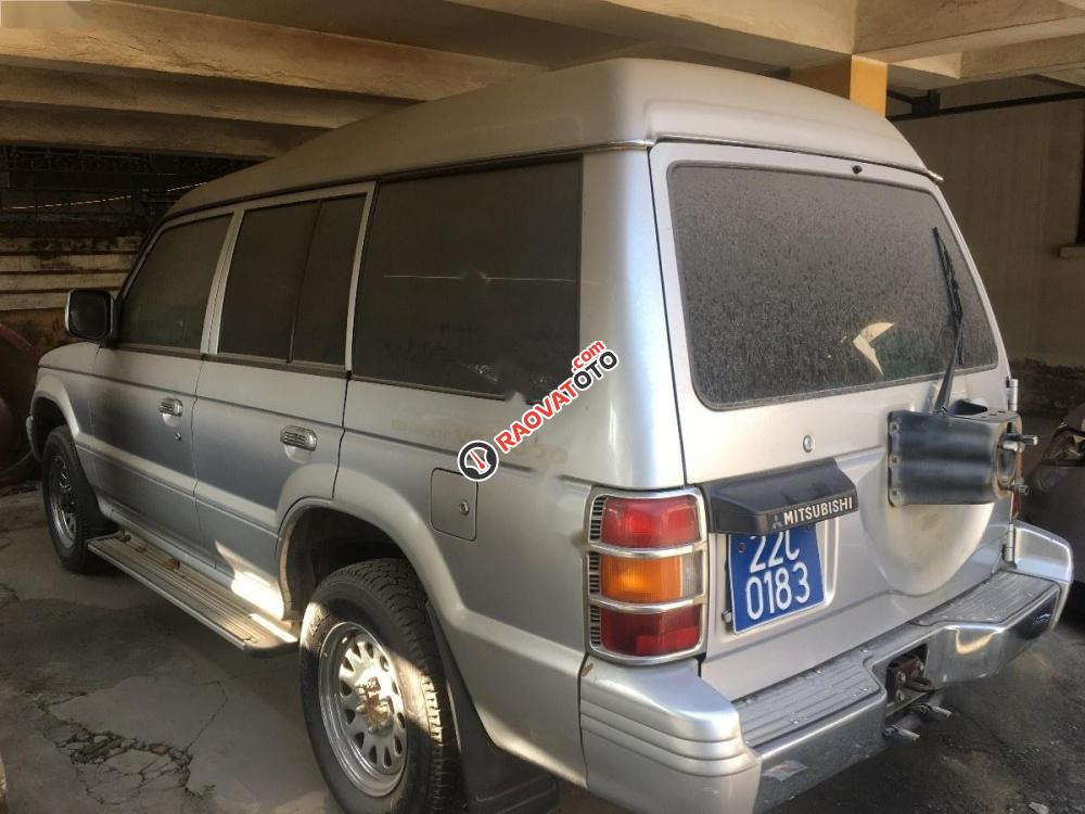 Cần bán lại xe Mitsubishi Pajero đời 2005, màu bạc-1