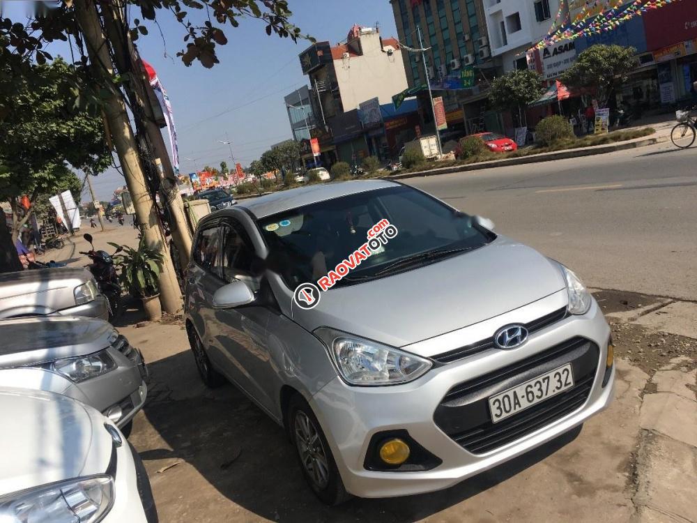 Bán Hyundai Grand i10 sản xuất 2015, màu bạc, nhập khẩu nguyên chiếc-1