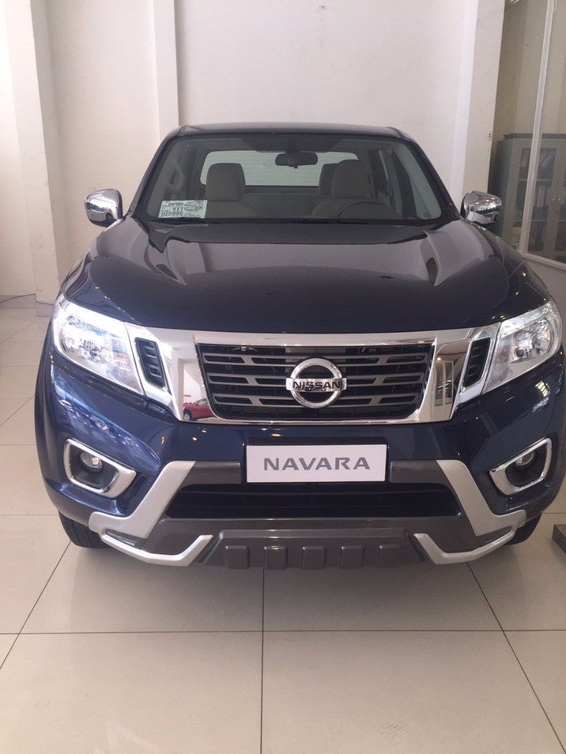 Bán xe Nissan Navara đời 2017, màu xanh lam, nhập khẩu-1