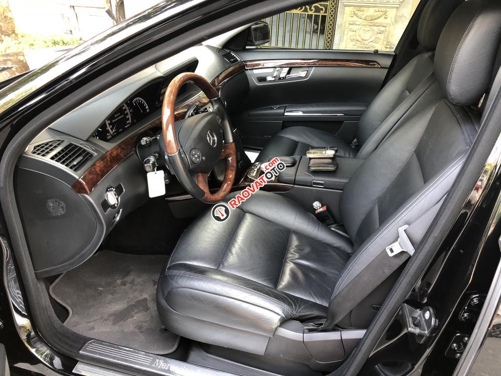 Mercedes S300 đời 2011, bản full option, màu đen-3