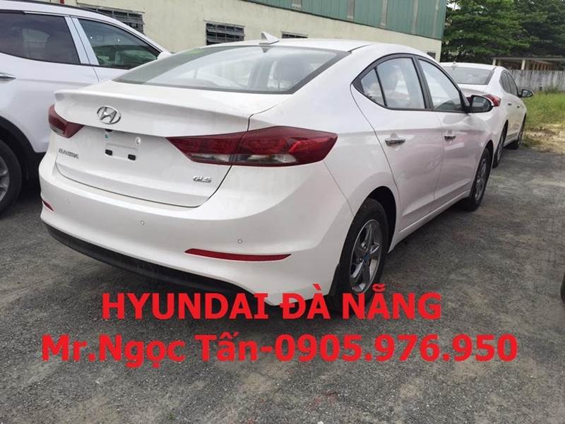 Cần bán xe Hyundai Elantra đời 2017, màu trắng, nhập khẩu-7