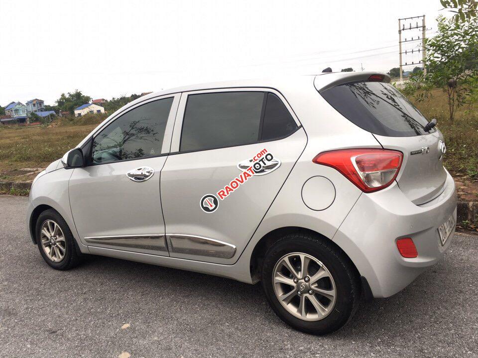 Cần bán gấp Hyundai Grand i10 1.0AT đời 2016, màu bạc, xe nhập số tự động-0