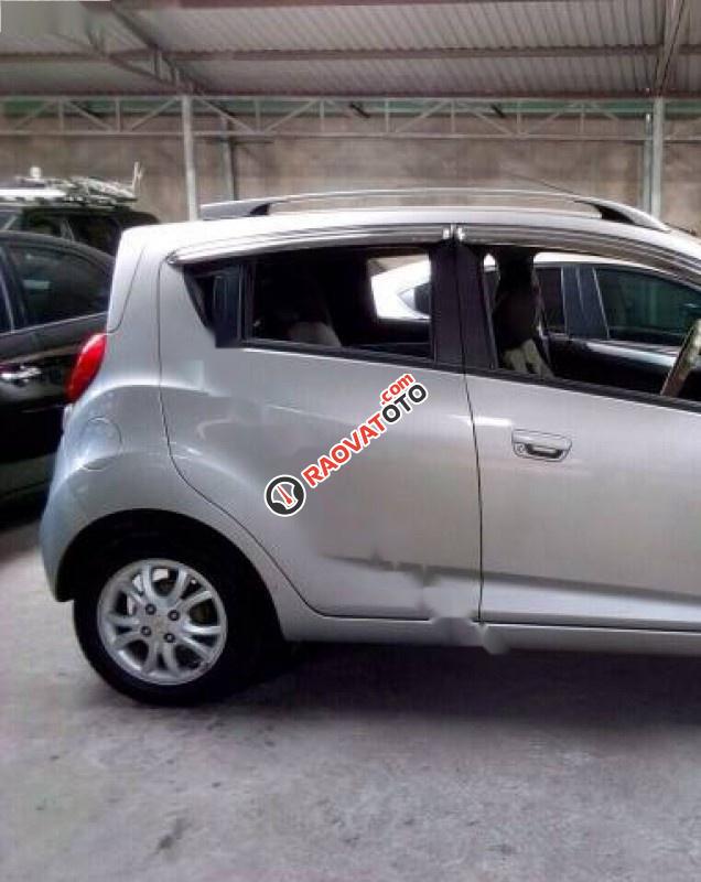 Cần bán lại xe Chevrolet Spark LTZ 1.0 AT Zest đời 2014, màu bạc số tự động, 250 triệu-4