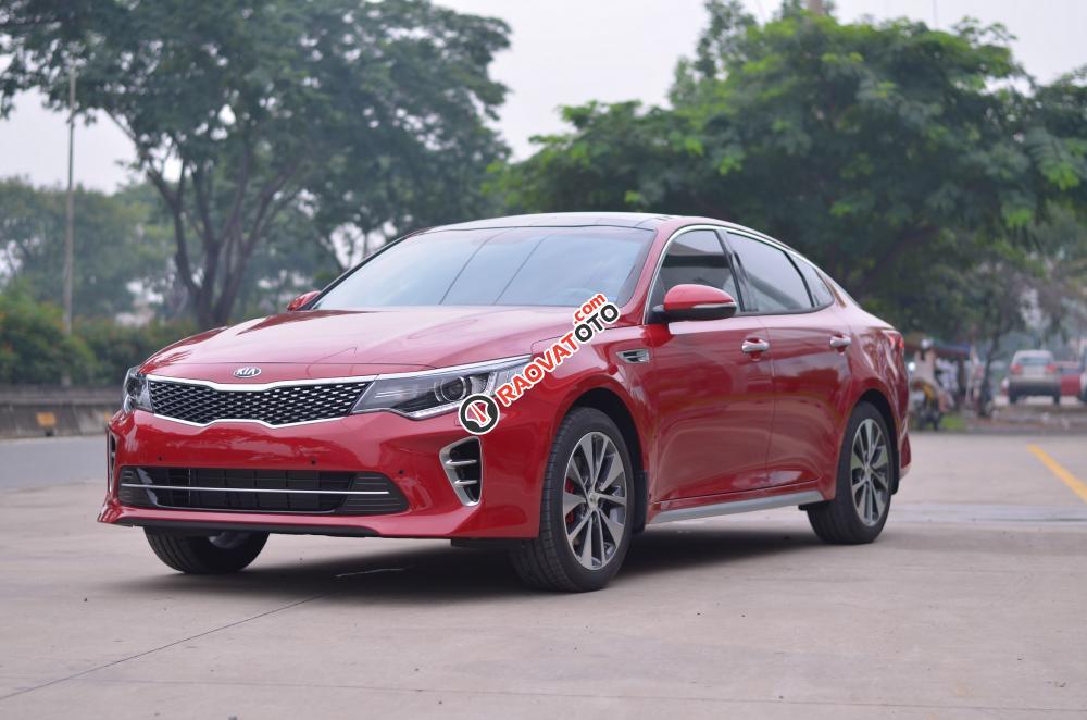 Kia Optima giảm giá cực sốc những ngày cuối năm-1