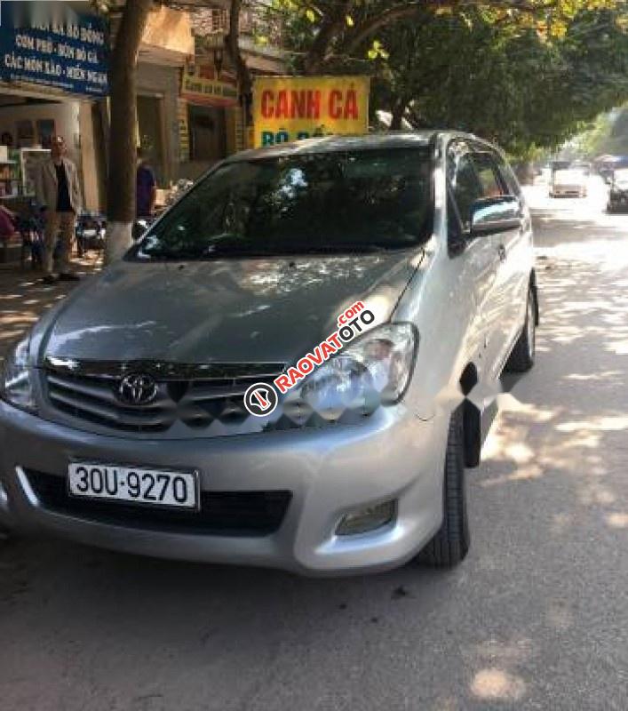 Cần bán gấp Toyota Innova G đời 2009, màu bạc-2