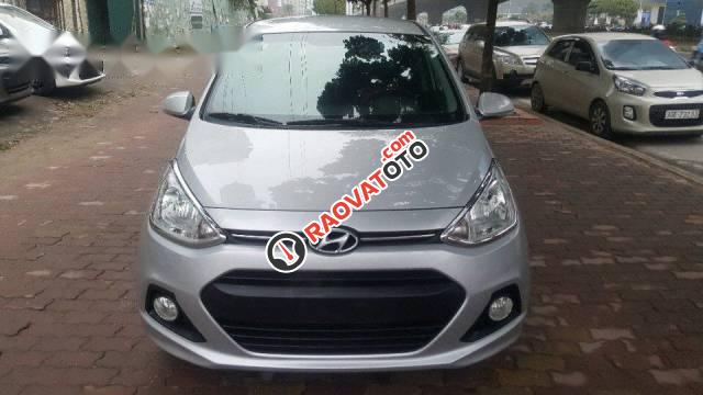 Cần bán gấp Hyundai Grand i10 sản xuất 2015, màu bạc xe gia đình, giá chỉ 385 triệu-2