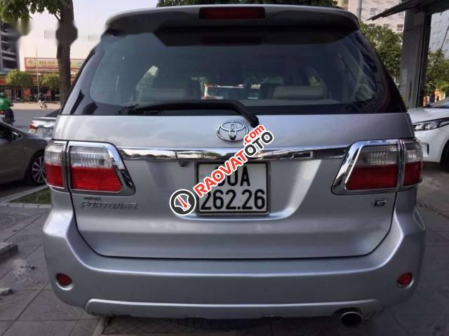 Chính chủ bán xe Toyota Fortuner MT đời 2010, màu bạc-2