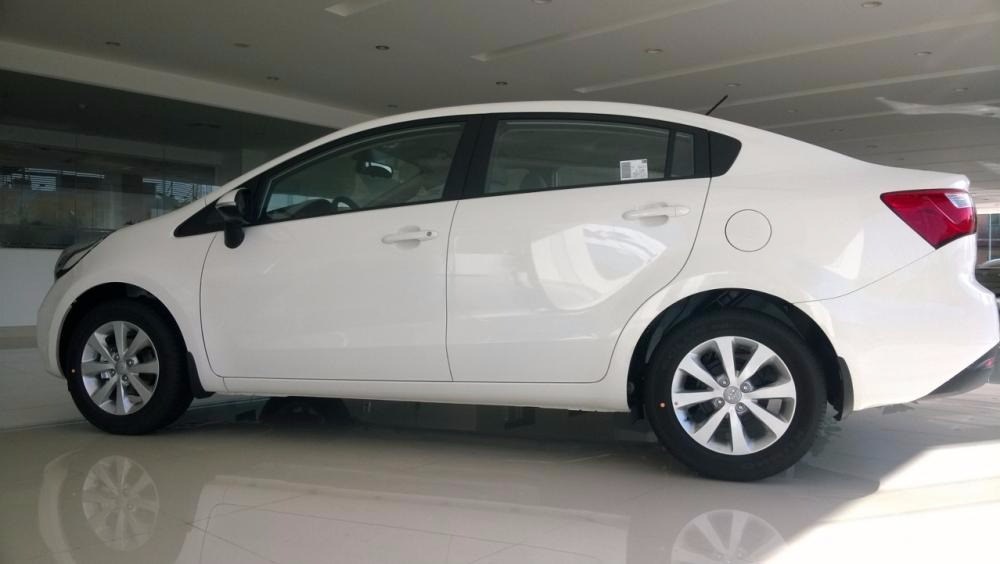 Bán xe Kia Rio đời 2017, màu trắng, nhập khẩu -2