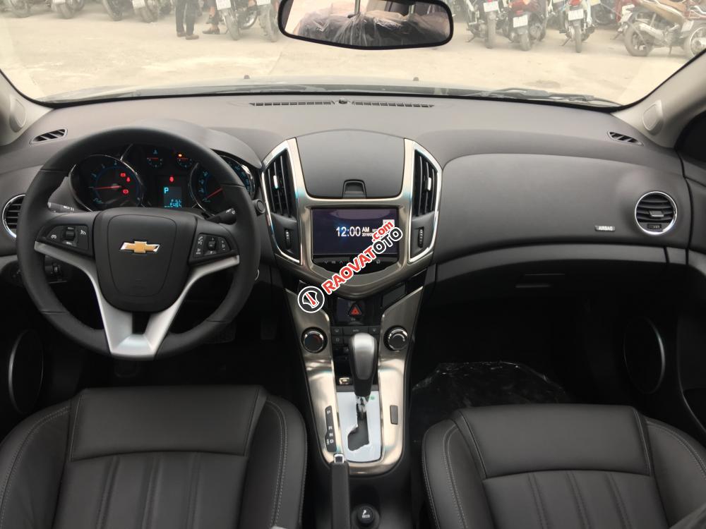 Bán xe Chevrolet Cruze LTZ 2017, hỗ trợ trên 60tr, trả góp 80%, gọi ngay 0981351282-3