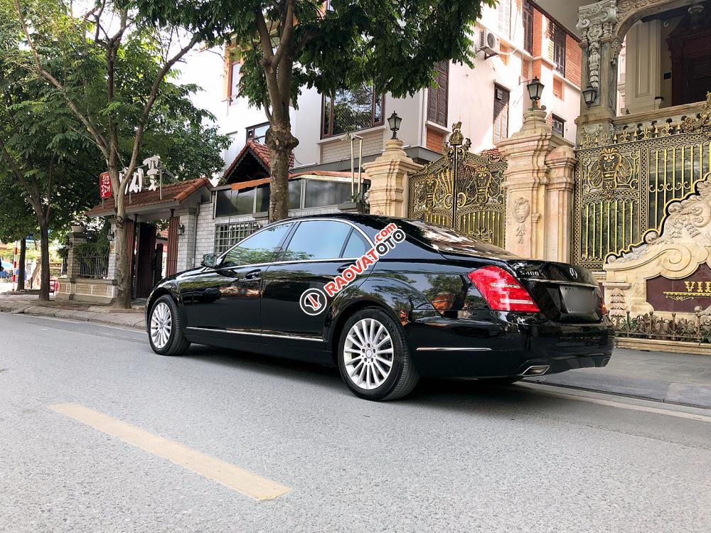 Mercedes S300 đời 2011, bản full option, màu đen-10