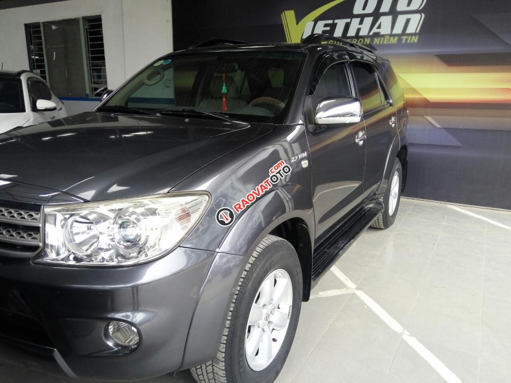 Bán Toyota Fortuner V, 2.7AT, bản 2 cầu 4WD, máy xăng, đời 2010, biển SG, hỗ trợ NH đến 60%-0