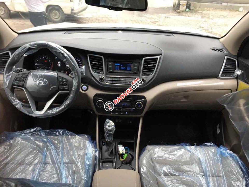 Bán xe Hyundai Tucson Limited 2.0 AT AWD sản xuất 2018, màu đen-3