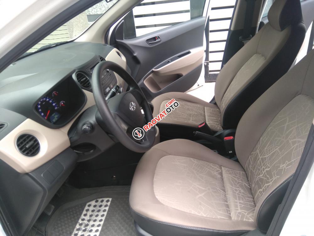 Cần bán em Hyundai Grand i10 1.2MT 2017 sedan màu trắng cực đẹp, xe nhà xài, chở con đi học-7