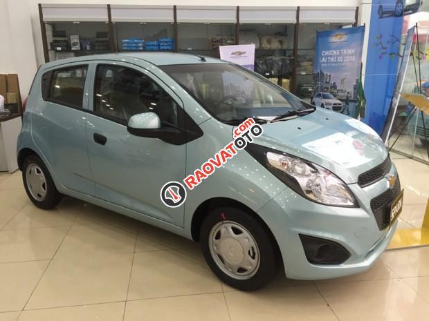 Huyền Chevrolet 0901027102 bán xe Chevrolet Spark LS 1.2, màu xanh ngọc 5 chỗ dáng nhỏ gọn-1