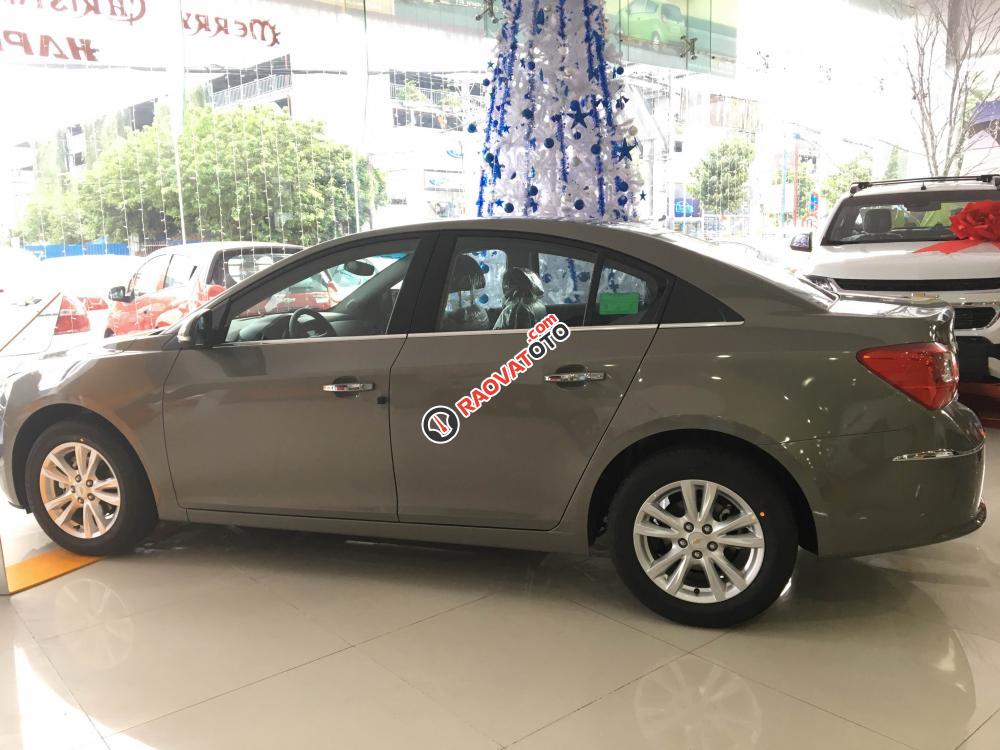 Chevrolet Cruze số sàn 2017, vay 100% giá trị xe chỉ cần 60tr nhận xe-3