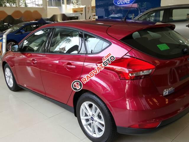 Bán xe Ford Focus 1.6l Trend đời 2017, màu đỏ  -5