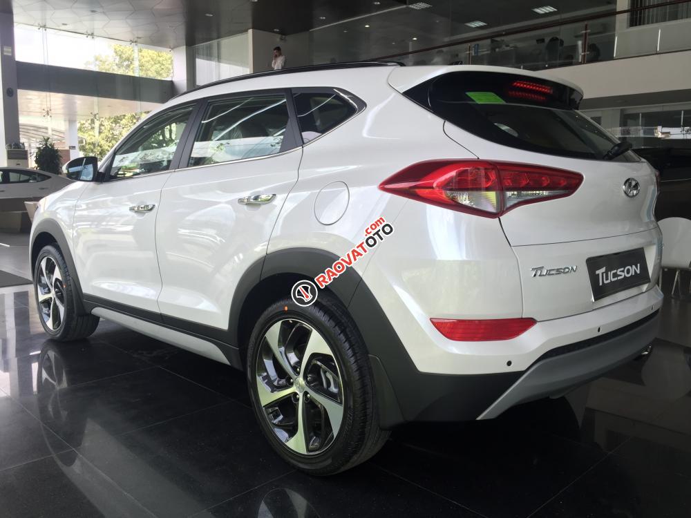 Bán Hyundai Tucson sản xuất 2018, màu trắng-1