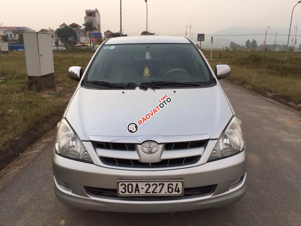 Bán xe Toyota Innova đời 2006, màu bạc chính chủ-1