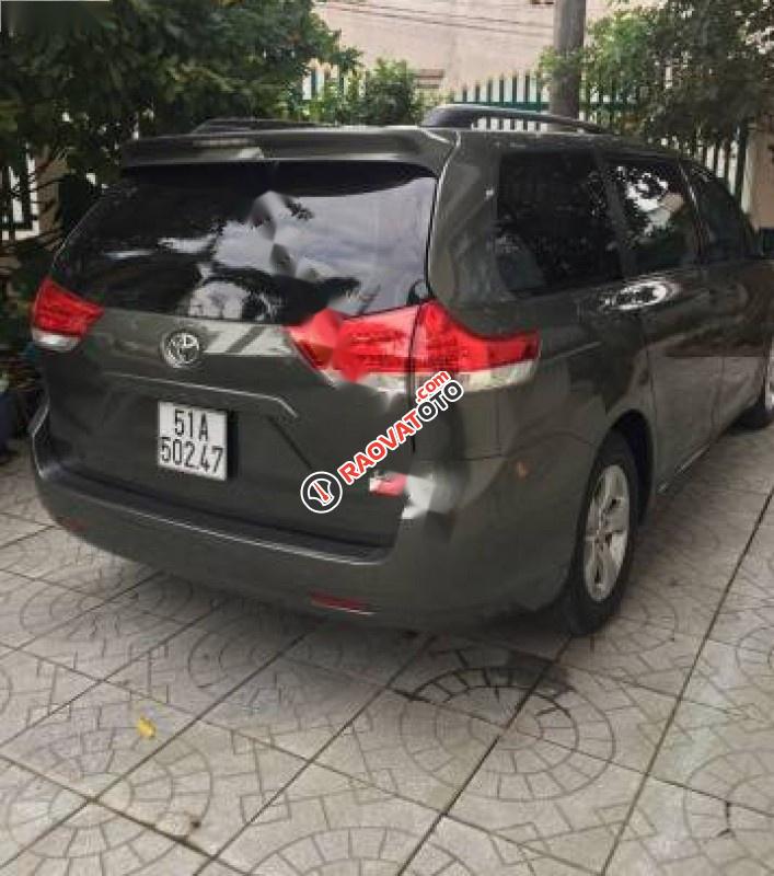 Bán ô tô Toyota Sienna LE 2.7 đời 2010, nhập khẩu xe gia đình-4