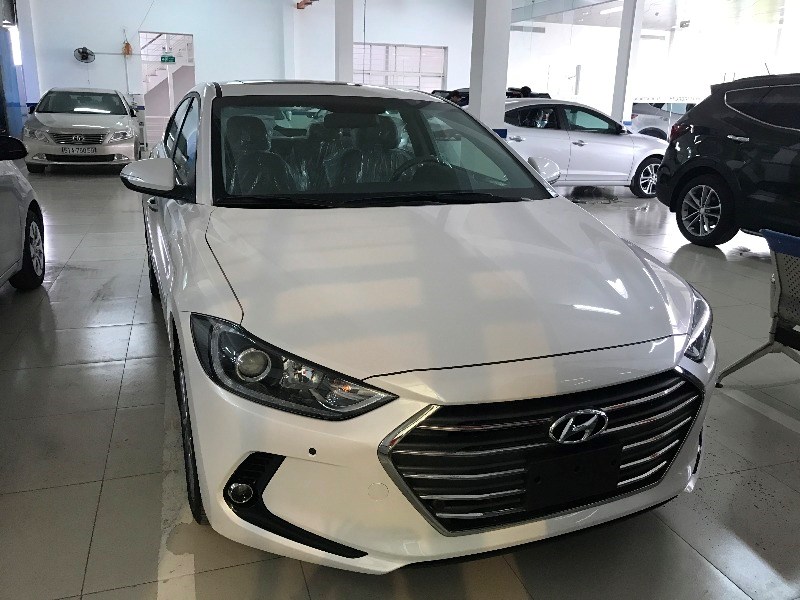 Bán Hyundai Elantra đời 2017, màu đen, nhập khẩu chính hãng-17