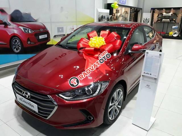 Bán xe Hyundai Elantra 1.6MT đời 2017, màu đỏ-3