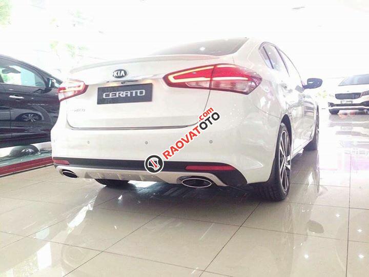 Bán ô tô Kia Cerato 1.6 AT năm 2017, màu trắng, hỗ trợ ngân hàng trả góp 80% xe nhiều màu, giao xe nhanh-4