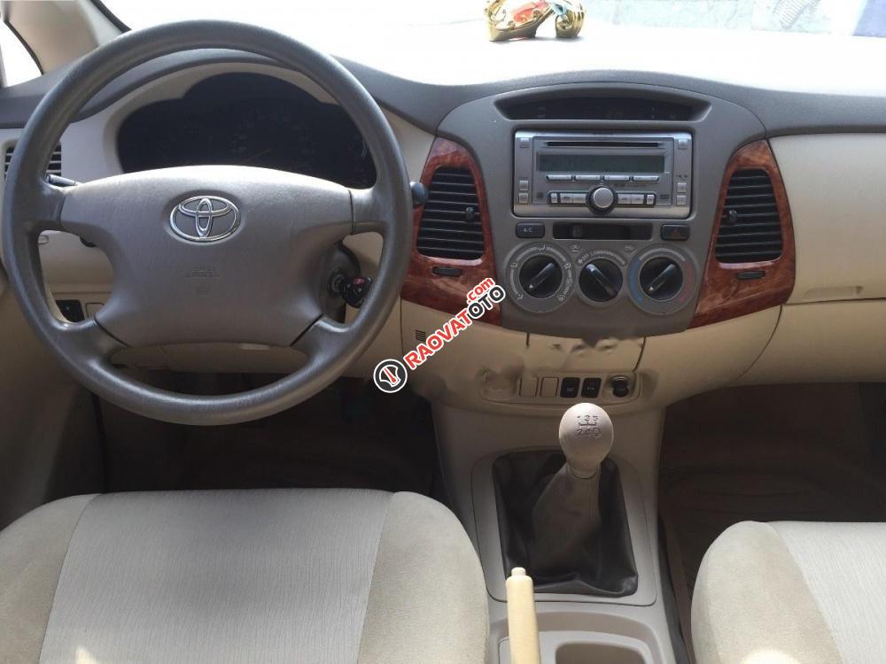 Bán Toyota Innova G đời 2008, màu bạc xe gia đình, 390tr-2