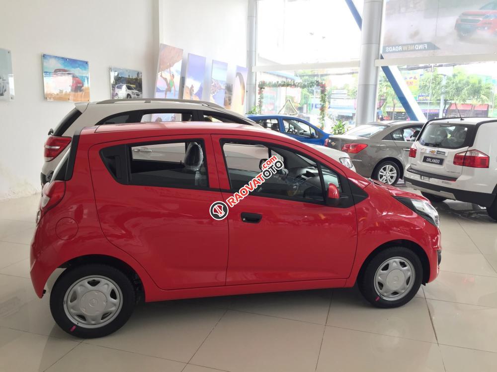 Chevrolet Spark LS 1.2L màu đỏ, chỉ cần trả trước 115 triệu có xe ngay- LH: 090.102.7.102 Huyền Chevrolet-0