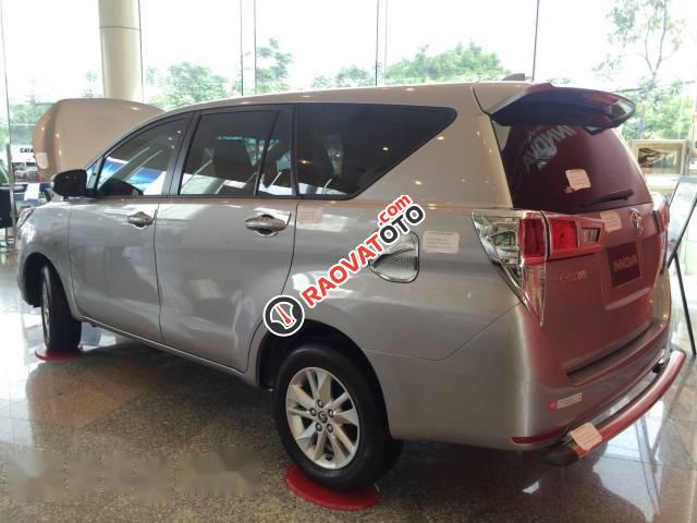 Bán Toyota Innova đời 2017, màu bạc, giá chỉ 732 triệu-1