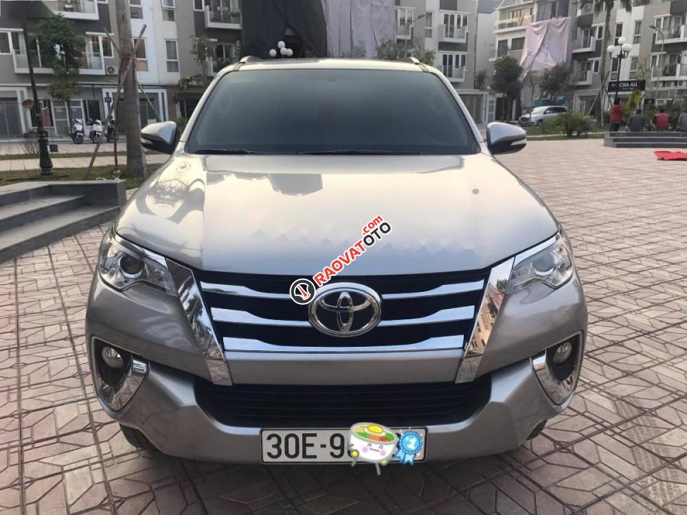 Bán Toyota Fortuner 2.7V 4x2 AT sản xuất 2017, màu bạc, nhập khẩu nguyên chiếc như mới-9