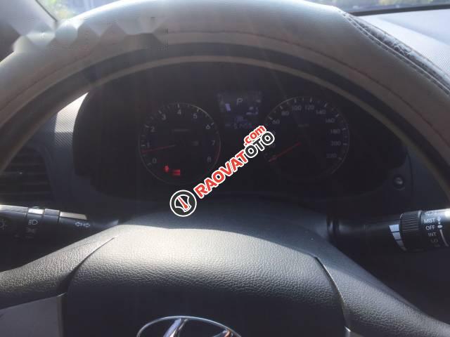 Auto bán Hyundai Accent năm 2010, màu trắng, nhập khẩu-5