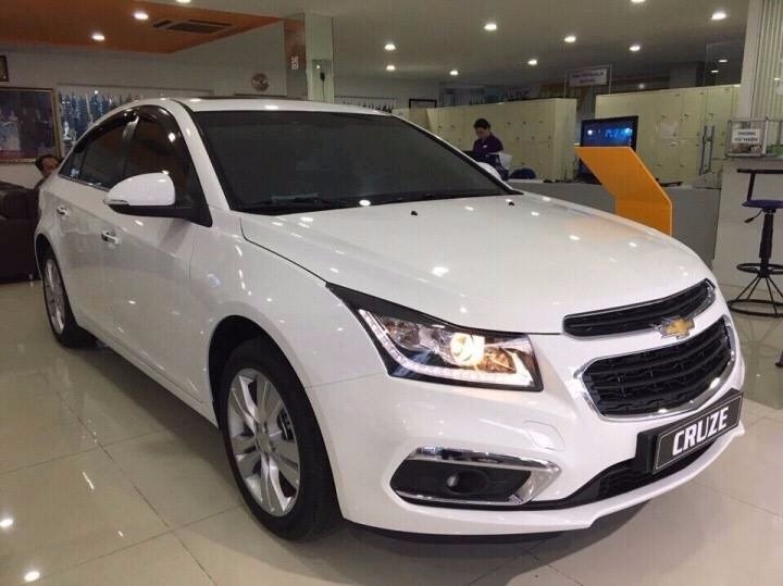 Bán ô tô Chevrolet Cruze đời 2017, màu trắng, nhập khẩu chính hãng, giá 589tr-5