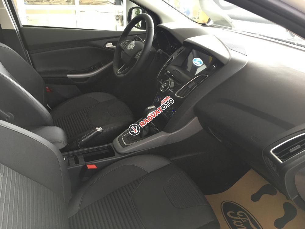Bán ô tô Ford Focus 1.5 AT Sport Hatchback đời 2017, giao xe ngay, hỗ trợ trả góp 80%-0