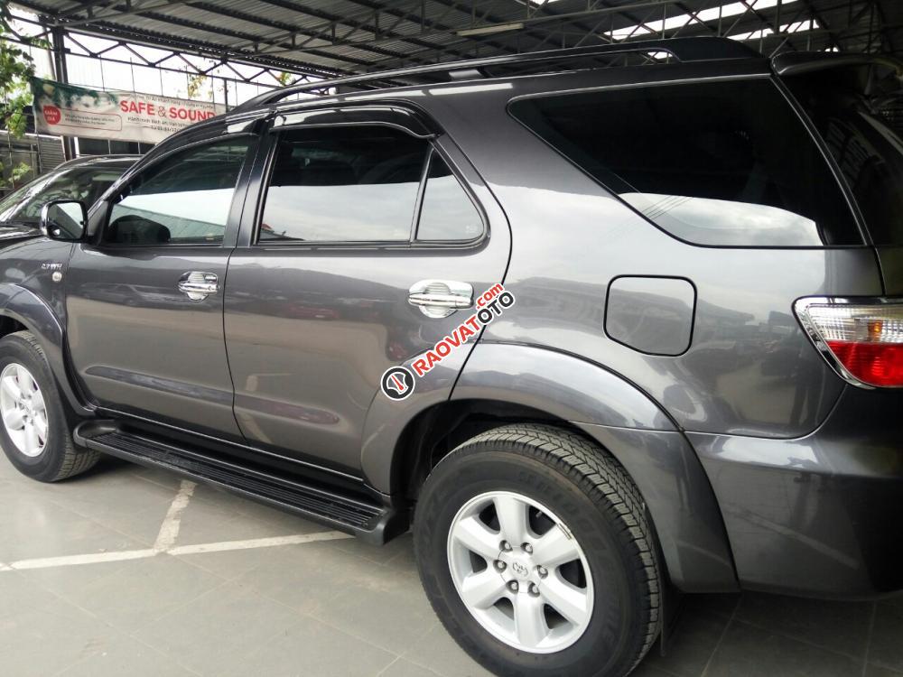 Bán Toyota Fortuner V, 2.7AT, bản 2 cầu 4WD, máy xăng, đời 2010, biển SG, hỗ trợ NH đến 60%-1