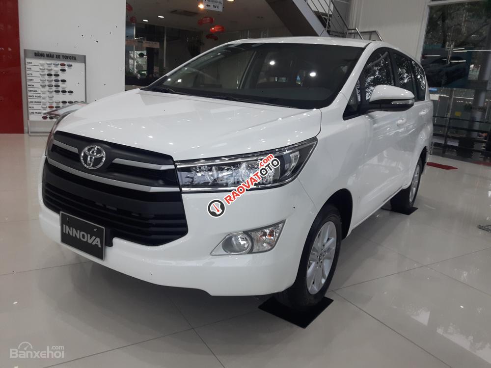 Bán Toyota Innova 2018 - cam kết giá rẻ nhất, tặng bảo hiểm, phụ kiện, liên hệ ngay 0989.307.395-2