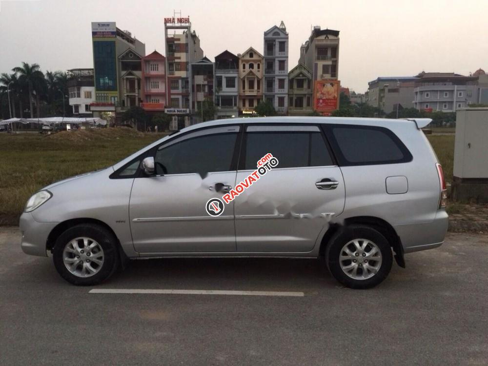 Bán xe Toyota Innova đời 2006, màu bạc chính chủ-2