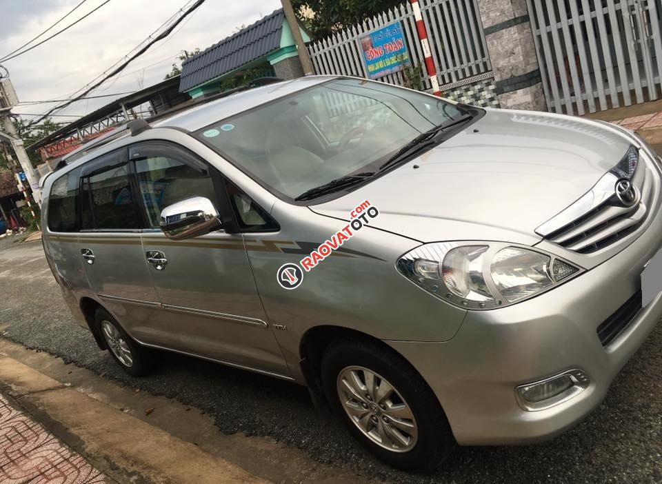 Bán Toyota Innova MT đời 2010, màu bạc  -5