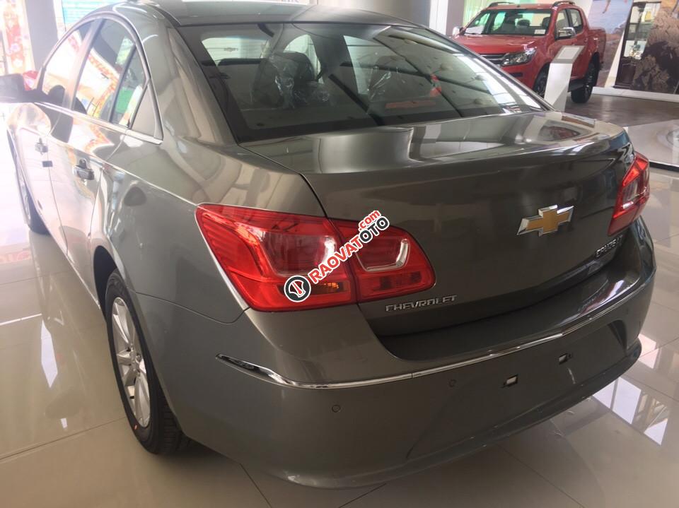 Bán Chevrolet Cruze LT phiên bản mới 2018, giá tốt nhất trong tháng, có xe giao liền-3