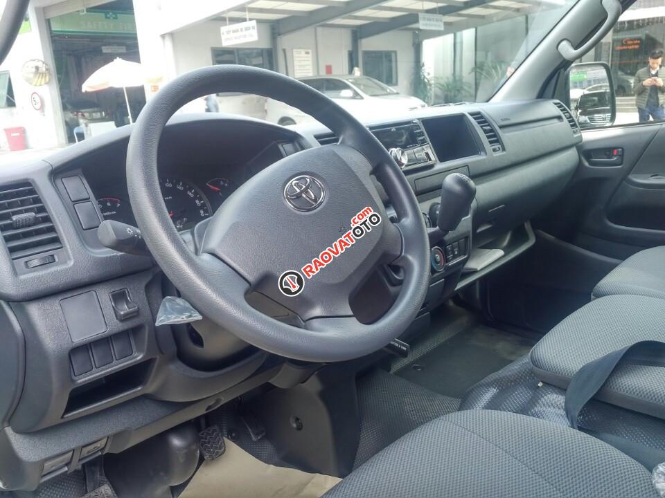 Toyota Hiace - Xe nhập khẩu, 16 chỗ động cơ xăng - Hỗ trợ trả góp - Đại lý Toyota Mỹ Đình/ hotline: 0976112268-3