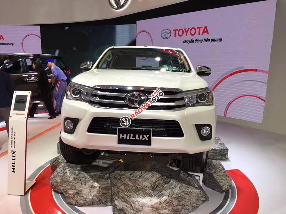 Cần bán Toyota Hilux năm 2017, màu trắng, nhập khẩu-3