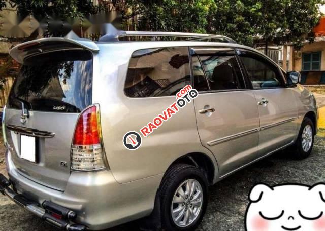 Cần bán xe Toyota Innova đời 2010, màu vàng cát-1