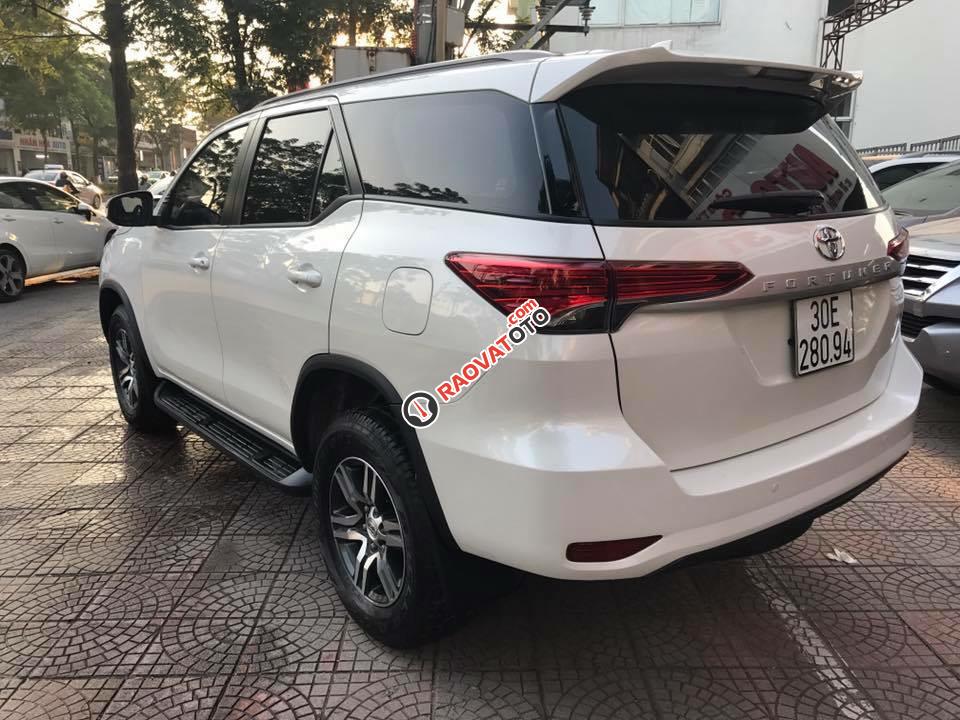 Cần bán xe Toyota Fortuner sản xuất 2016, màu trắng, 1 tỷ 065 triệu nhập khẩu-1