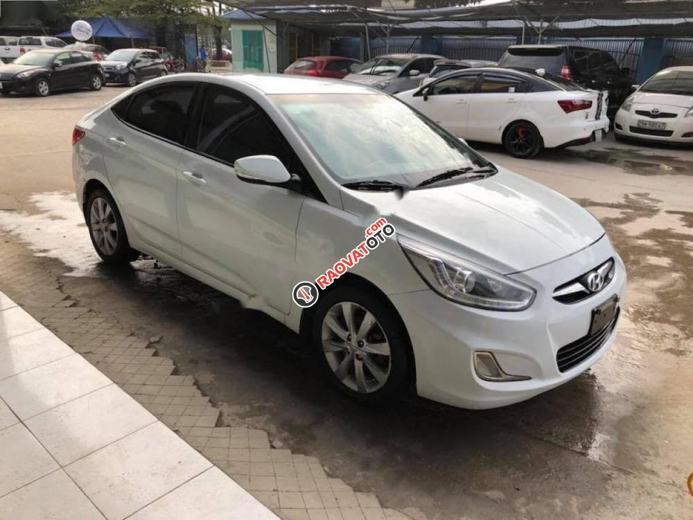 Bán ô tô Hyundai Accent 1.4AT đời 2013, màu trắng, nhập khẩu, chính chủ-1