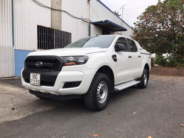 Bán gấp Ford Ranger đời 2017, màu trắng, nhập khẩu nguyên chiếc, số sàn, 550 triệu-1