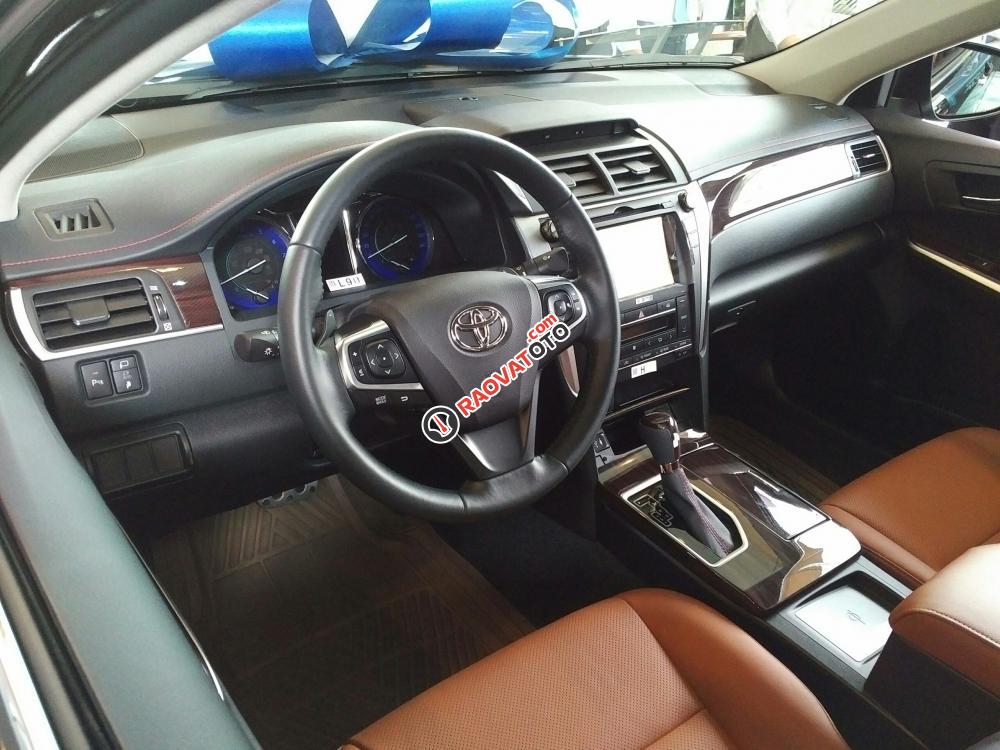 Bán Toyota Camry 2.5Q 2018 - Ưu đãi bảo hiểm, phụ kiện - Hỗ trợ vay 90% giá trị xe - Liên hệ 0902336659-0