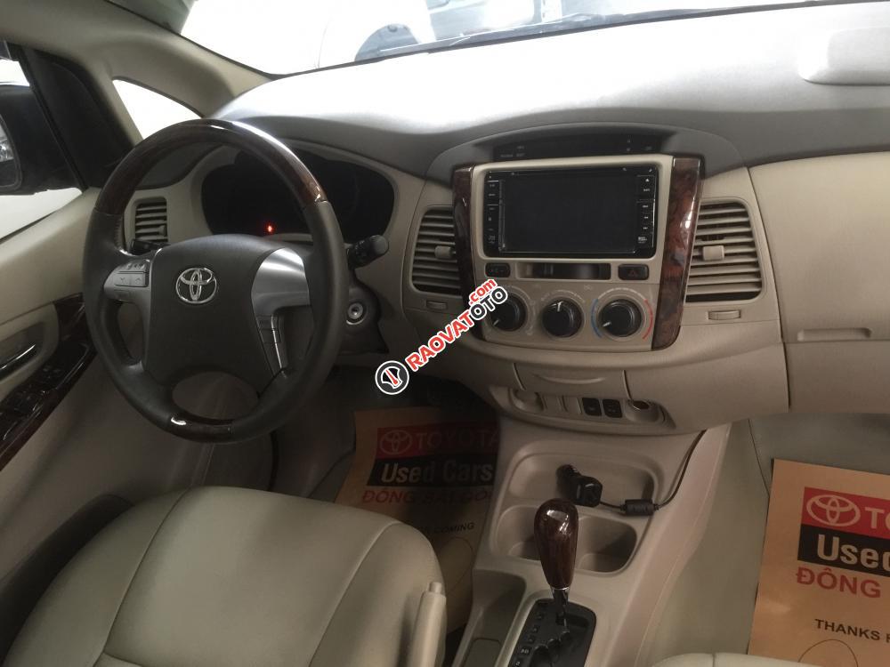 Cần bán Toyota Innova G đời 2014, màu bạc, đi 35.000km-3